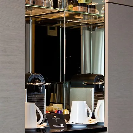 Etoile Maillot Hotel Paris