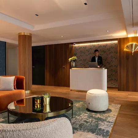 Etoile Maillot Hotel