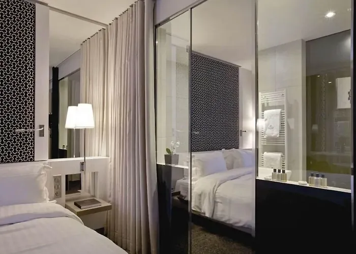 Hotel Etoile Maillot 4*