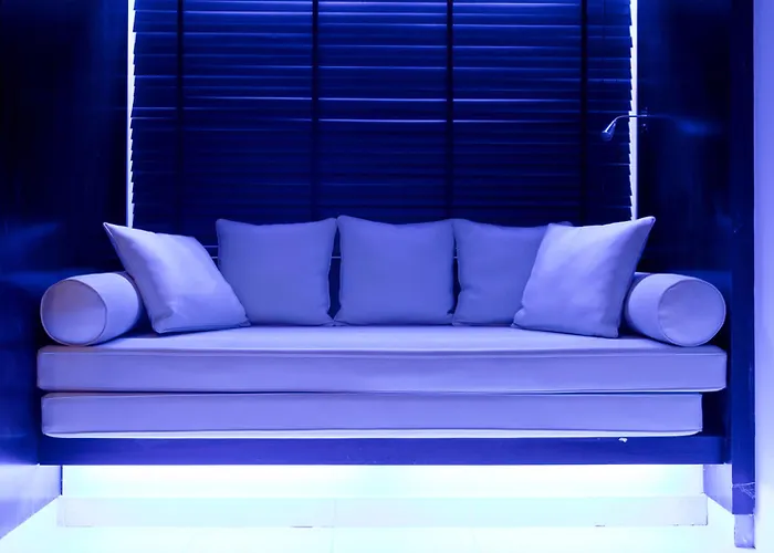 Etoile Maillot Szálloda