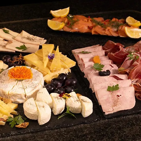 Etoile Maillot Otel Paris