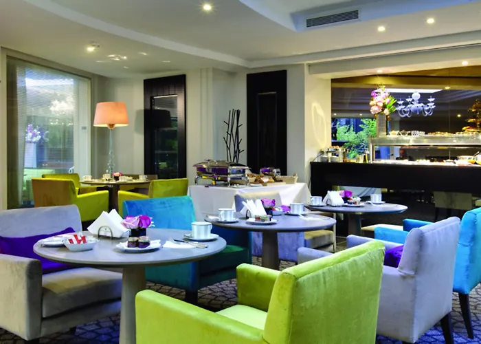 Etoile Maillot Paris