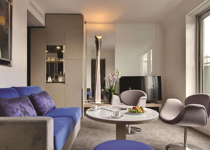 Etoile Maillot Hotel