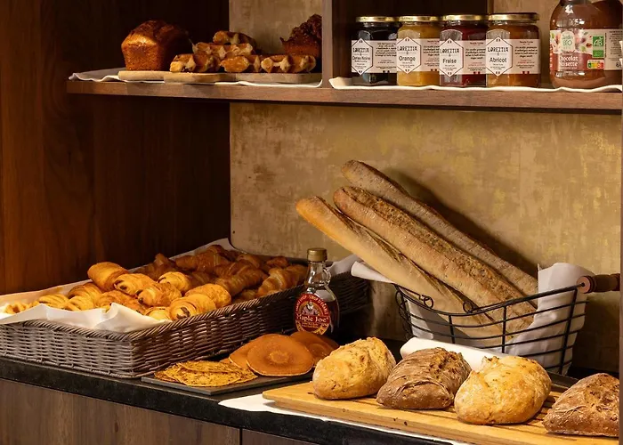 Hotel Etoile Maillot 4*