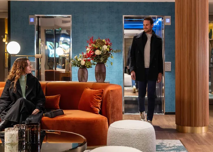 Etoile Maillot Hotel