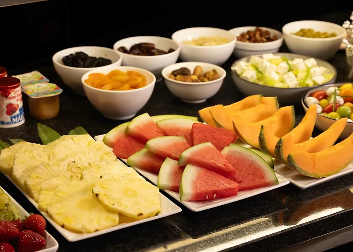 Etoile Maillot Hotel 4*