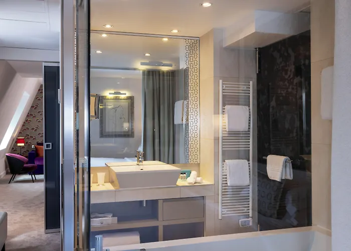 Etoile Maillot Paris