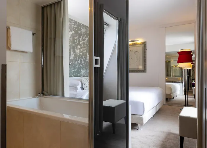 Etoile Maillot Hotel 4*