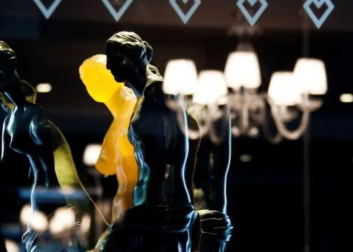 Etoile Maillot Hotel Paris